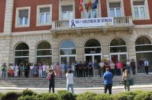 Minuto de silencia ante la Subdelegación del Gobierno en Palencia. 