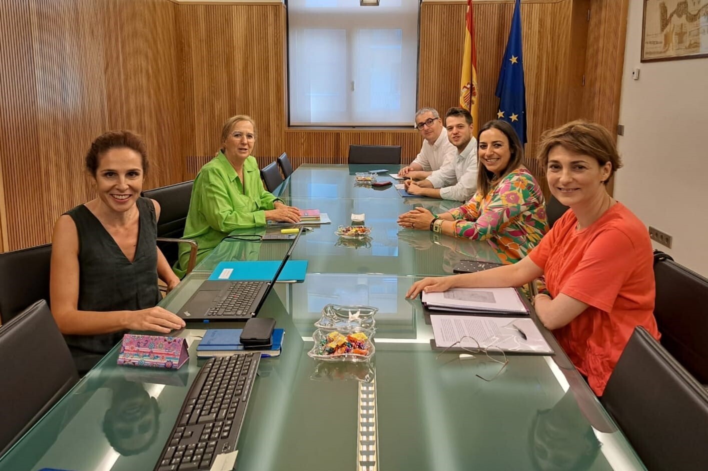 Miriam Andrés ha pedido a la CHD un mayor esfuerzo en la limpieza de los entornos de la Dársena del Canal