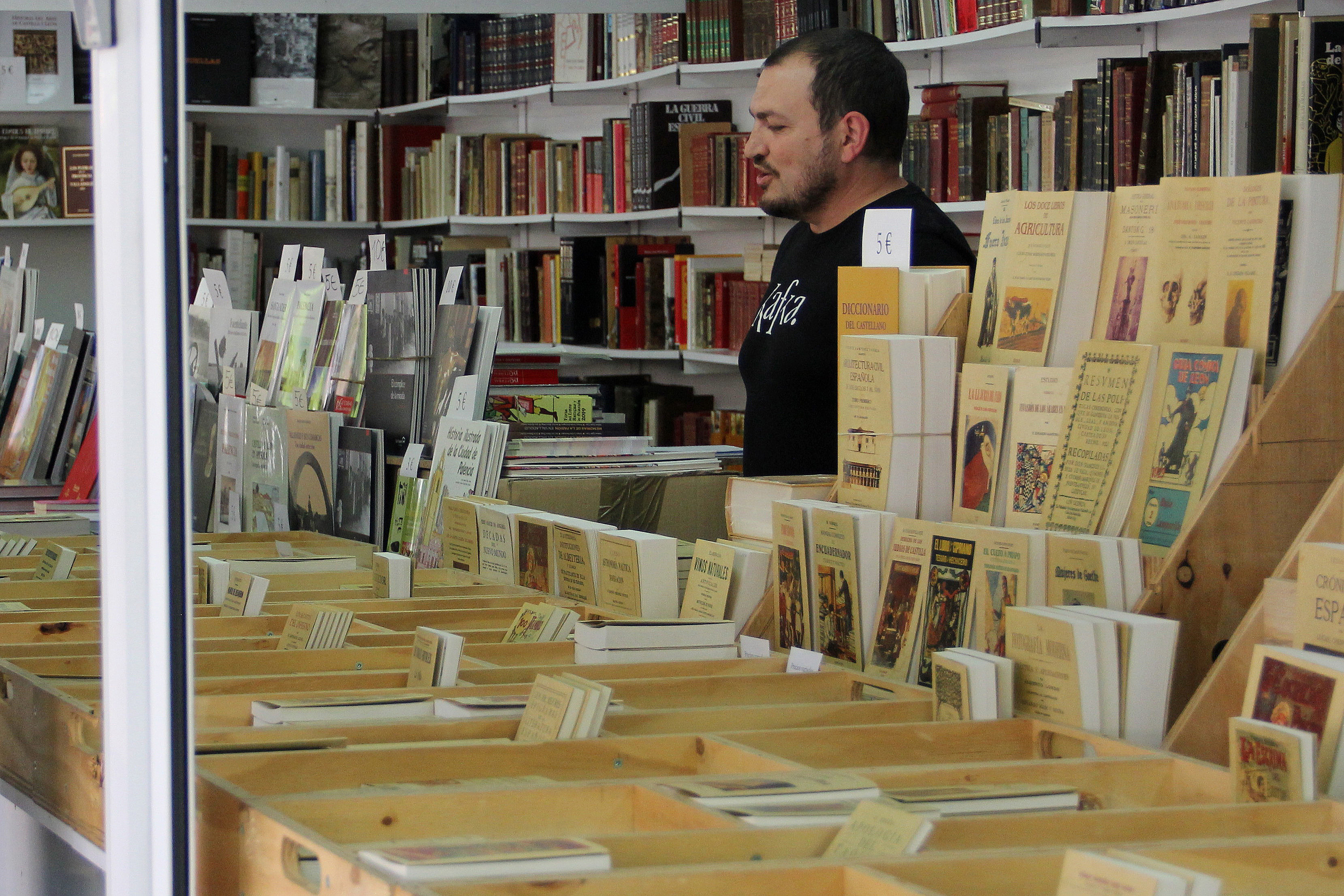La principal cita con el libro de la provincia se celebra un año más en el parque del Salón, del 25 de agosto al 3 de septiembre.