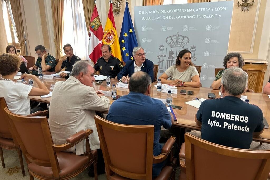 La alcaldesa y el subdelegado del Gobierno presiden la Junta Local de Seguridad que ultima el dispositivo.