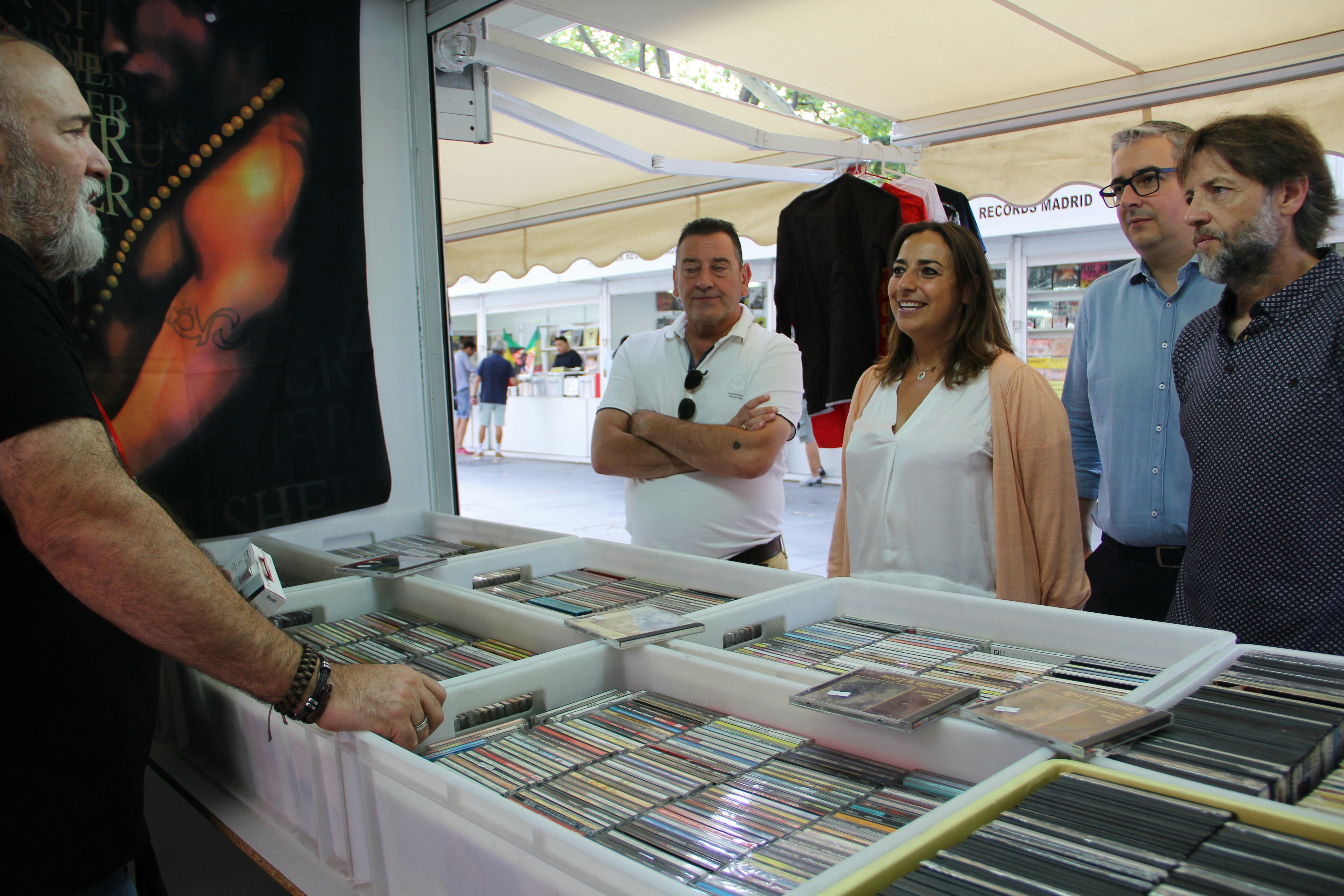 El Paseo del Salón acoge esta feria con más de 50.000 referencias fonográficas hasta el 10 de septiembre.