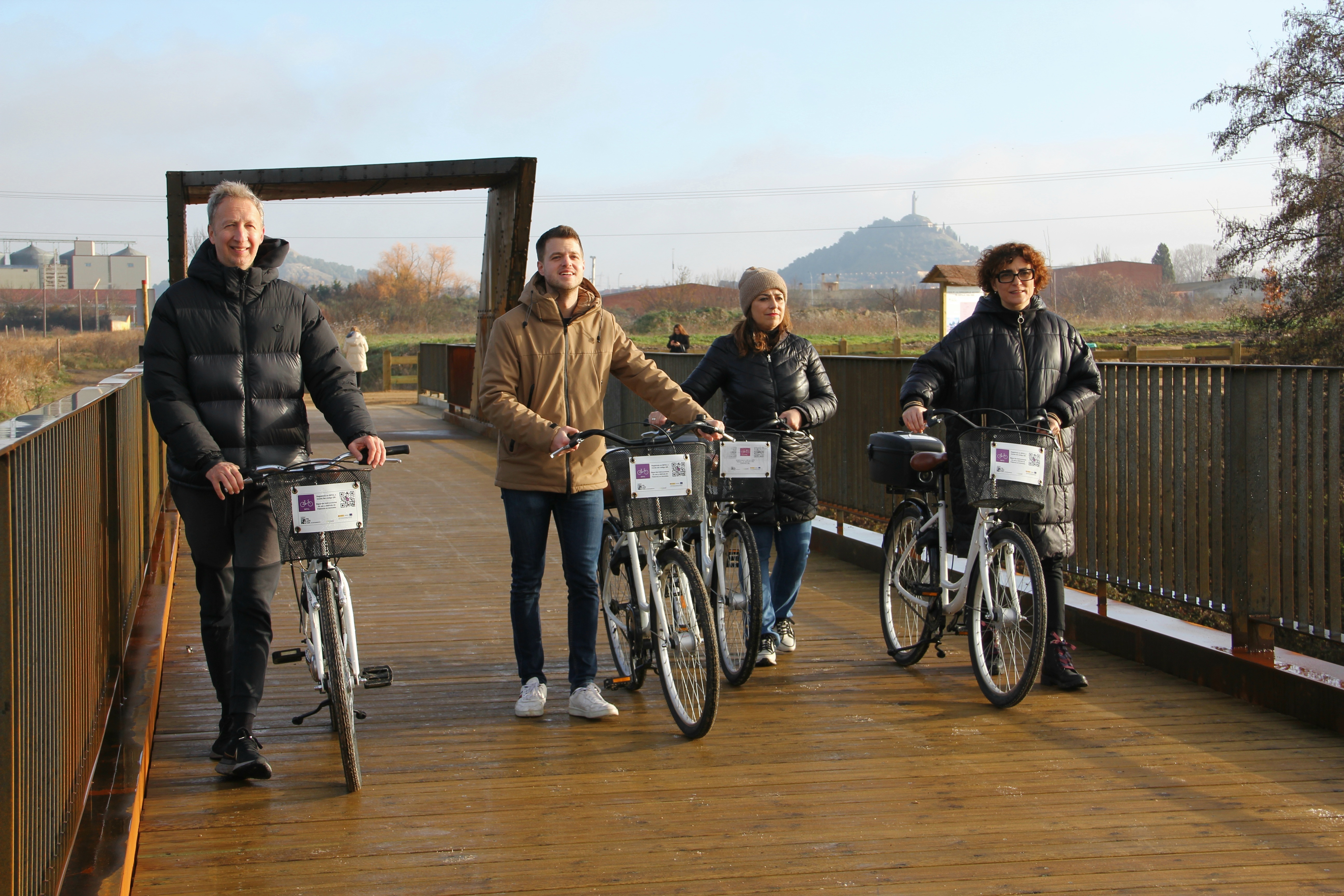 Miriam Andrés se compromete a ampliar los carriles-bici segregados con más fondos europeos.