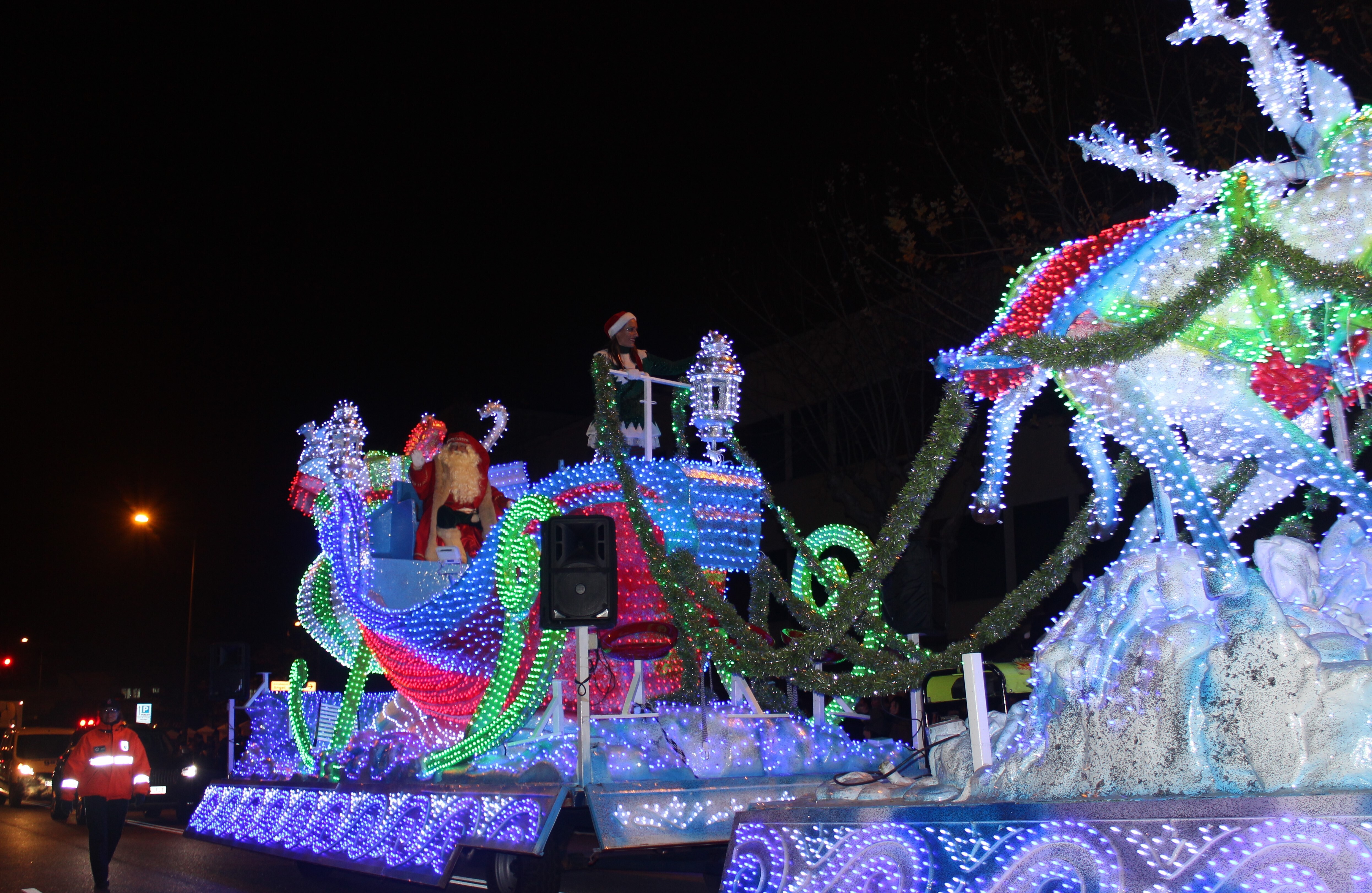 Papá Noel subirá la balcón de la Casa Consistorial para saludar a los pequeños congregados en la Plaza Mayor de la ciudad.