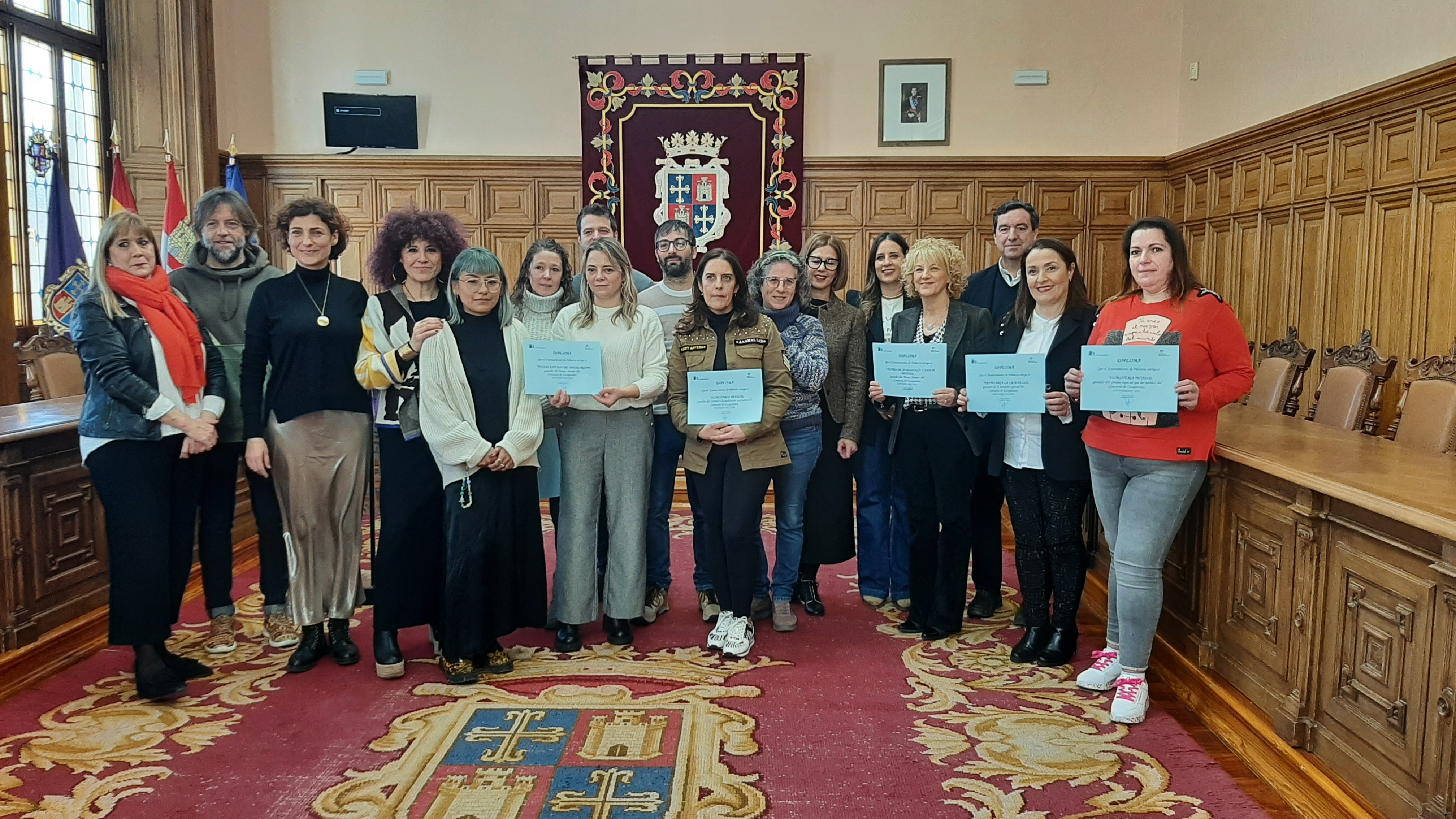  	‘Juluis’ recoge el primer premio del Concurso de Escaparates Navideños. El segundo y tercer puesto han sido para ‘Floristería Fotosíntesis’ y el ‘Centro de Audiología y Salud Mental’. 