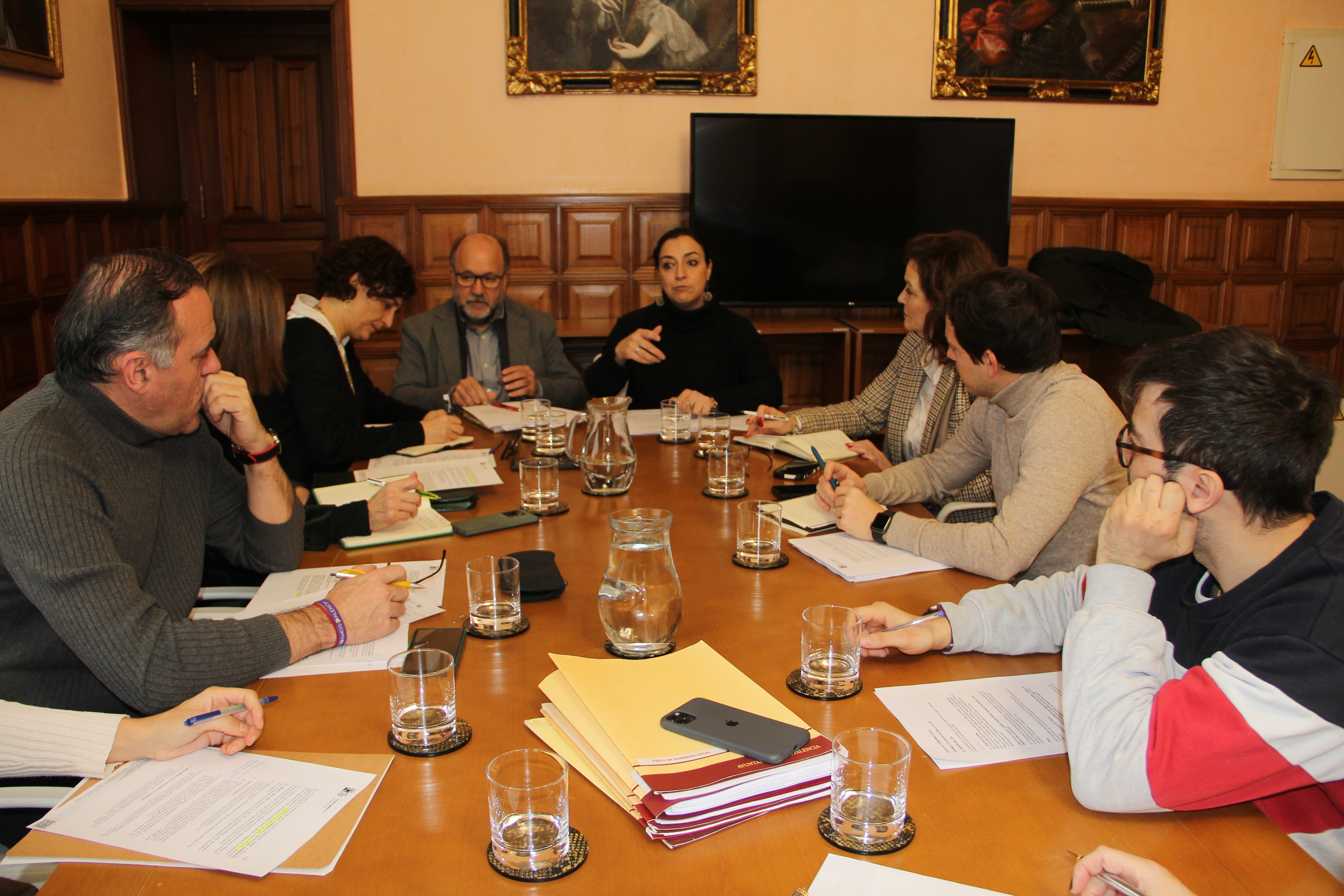 La Junta de Gobierno Local aprueba el convenio con la FAVPA para la organización del ‘Entierro del Sardina’ por 2.200 euros.