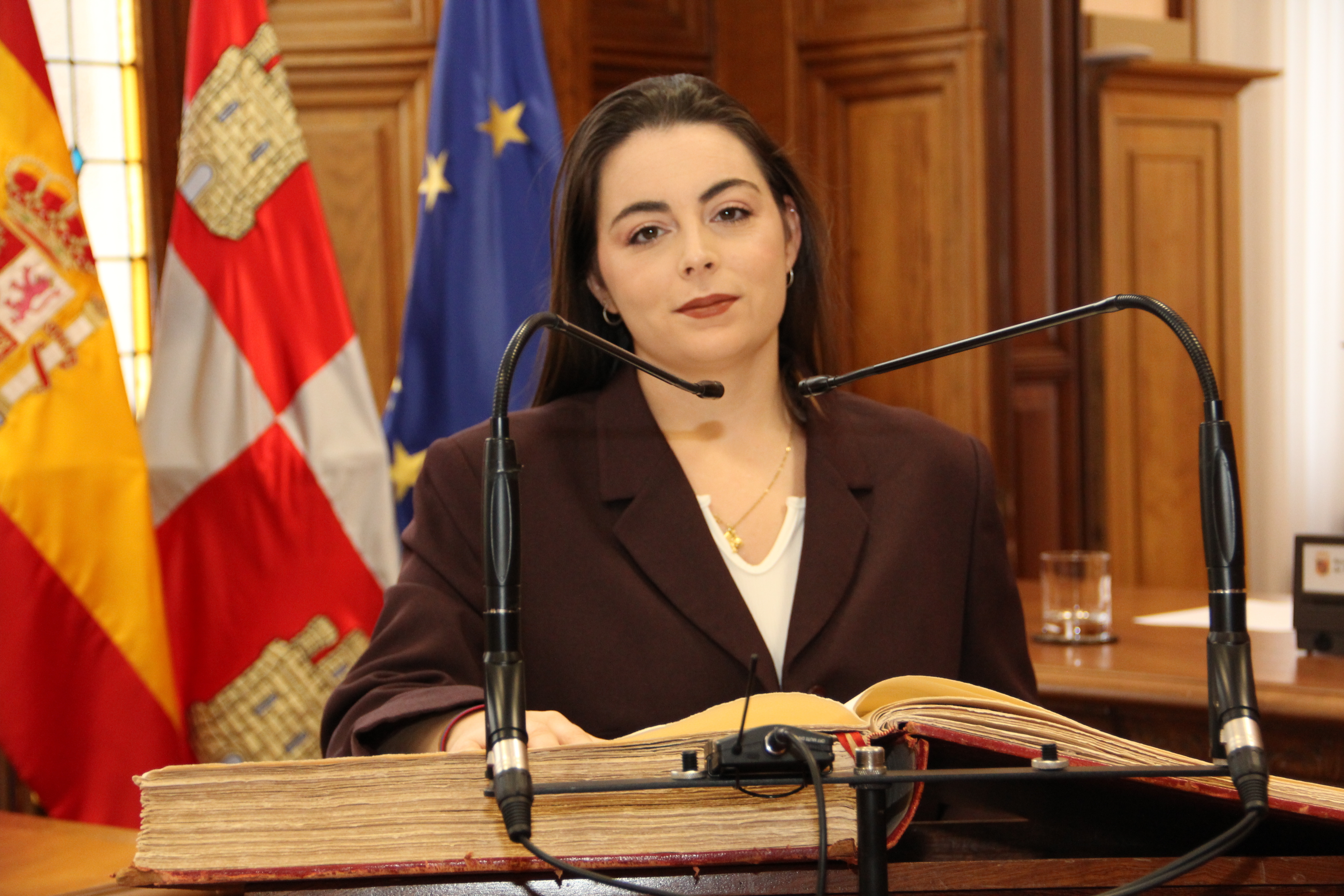 Un momento de la toma de posesión de Reyes Bodero.