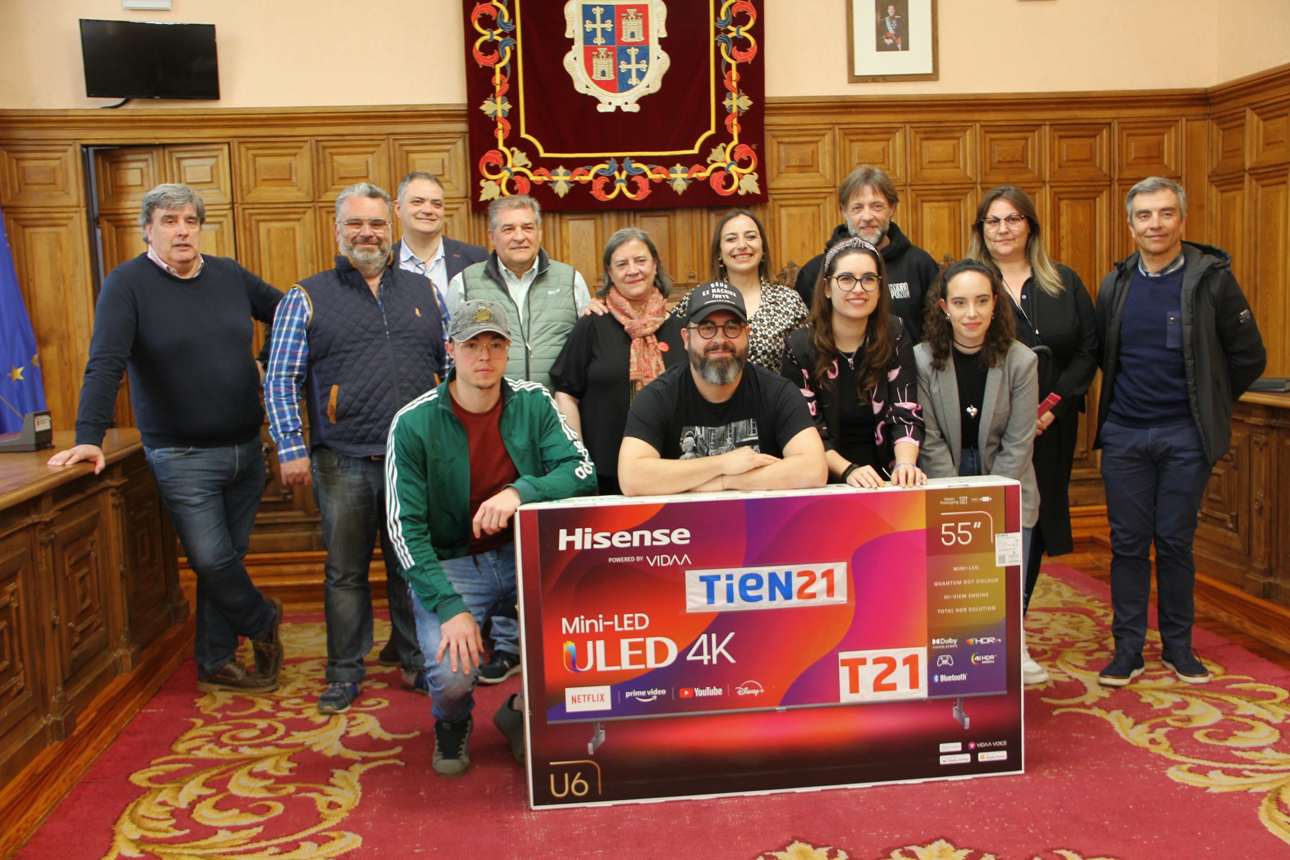 Raquel Rodríguez con ‘A tus pies’ y Aida Valcuende con ‘Domingo de Resurrección bajo la lluvia’ se alzan con el segundo y tercer premio, de este concurso organizado por el Ayuntamiento de Palencia y Diario Palentino.