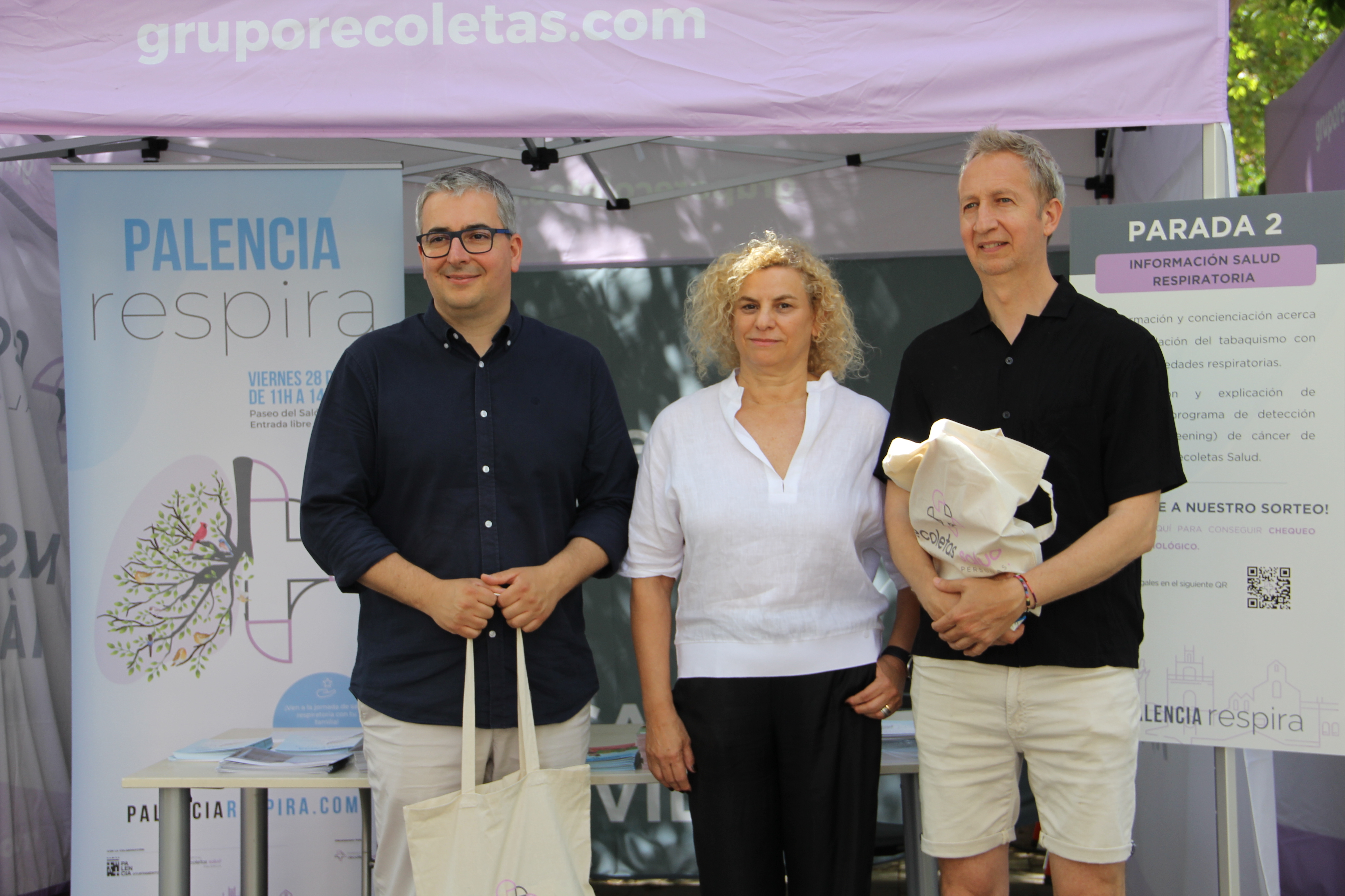 Se han instalado tres carpas en el Paseo del Salón para la realización de pruebas gratuitas e informar sobre los riegos del tabaco y la importancia de la salud respiratoria.