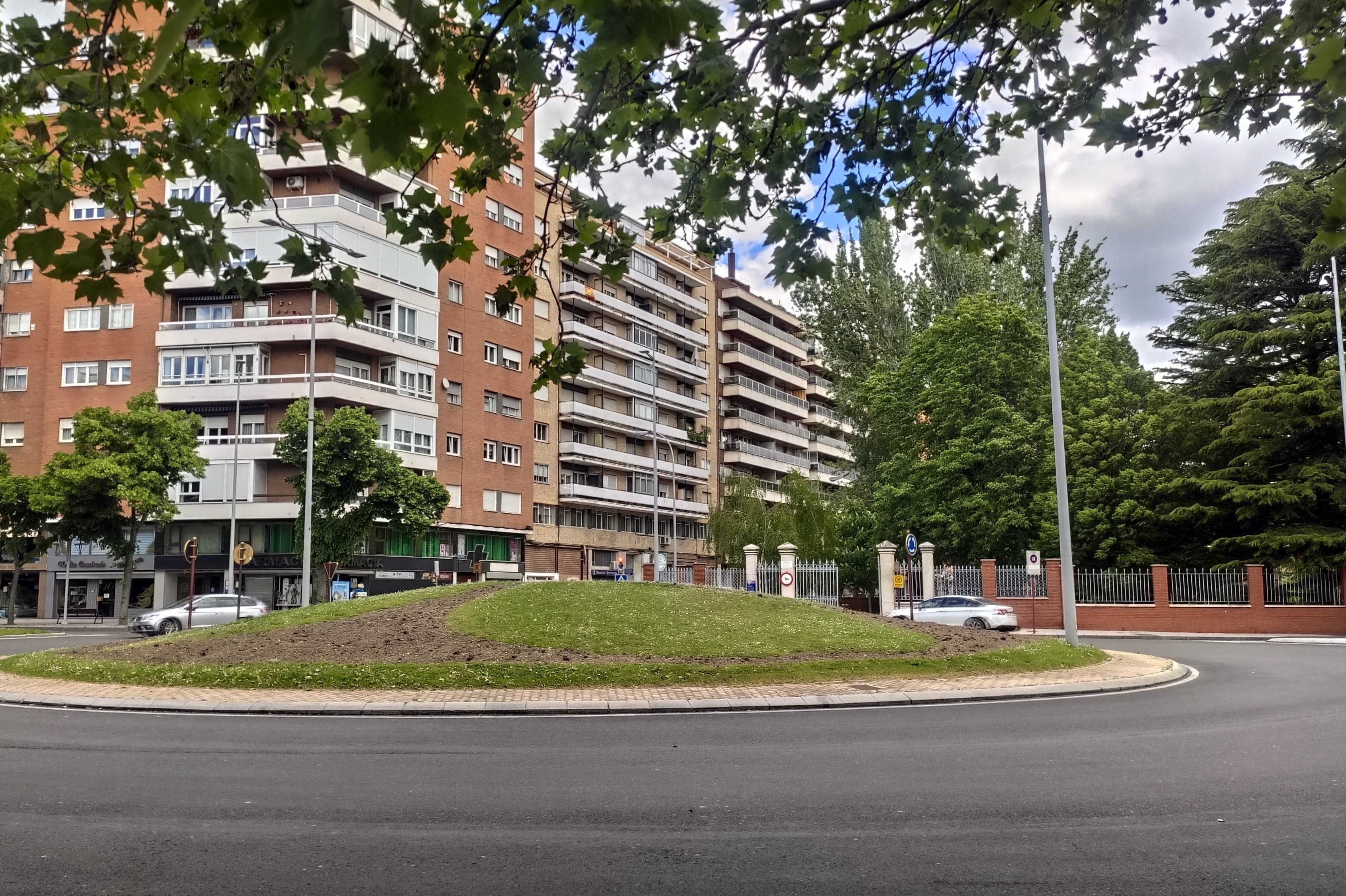 Impartirán algunas de las clases habituales en la calle con el fin de evidenciar la necesidad de utilizar los espacios urbanos para el aprendizaje escolar.