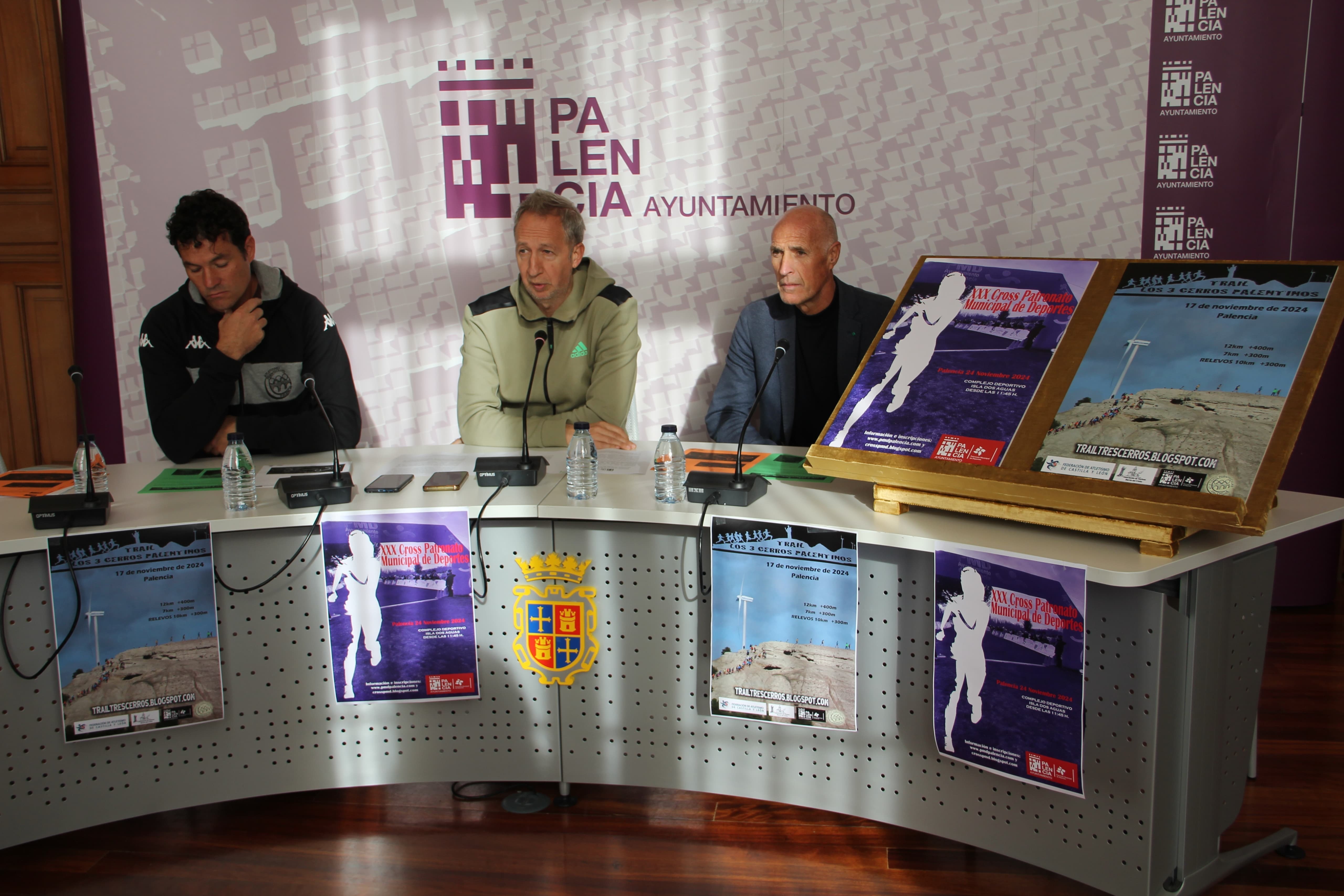 Caballero, Castro y Pérez de Diego, durante la presentación en la sala de concejales.