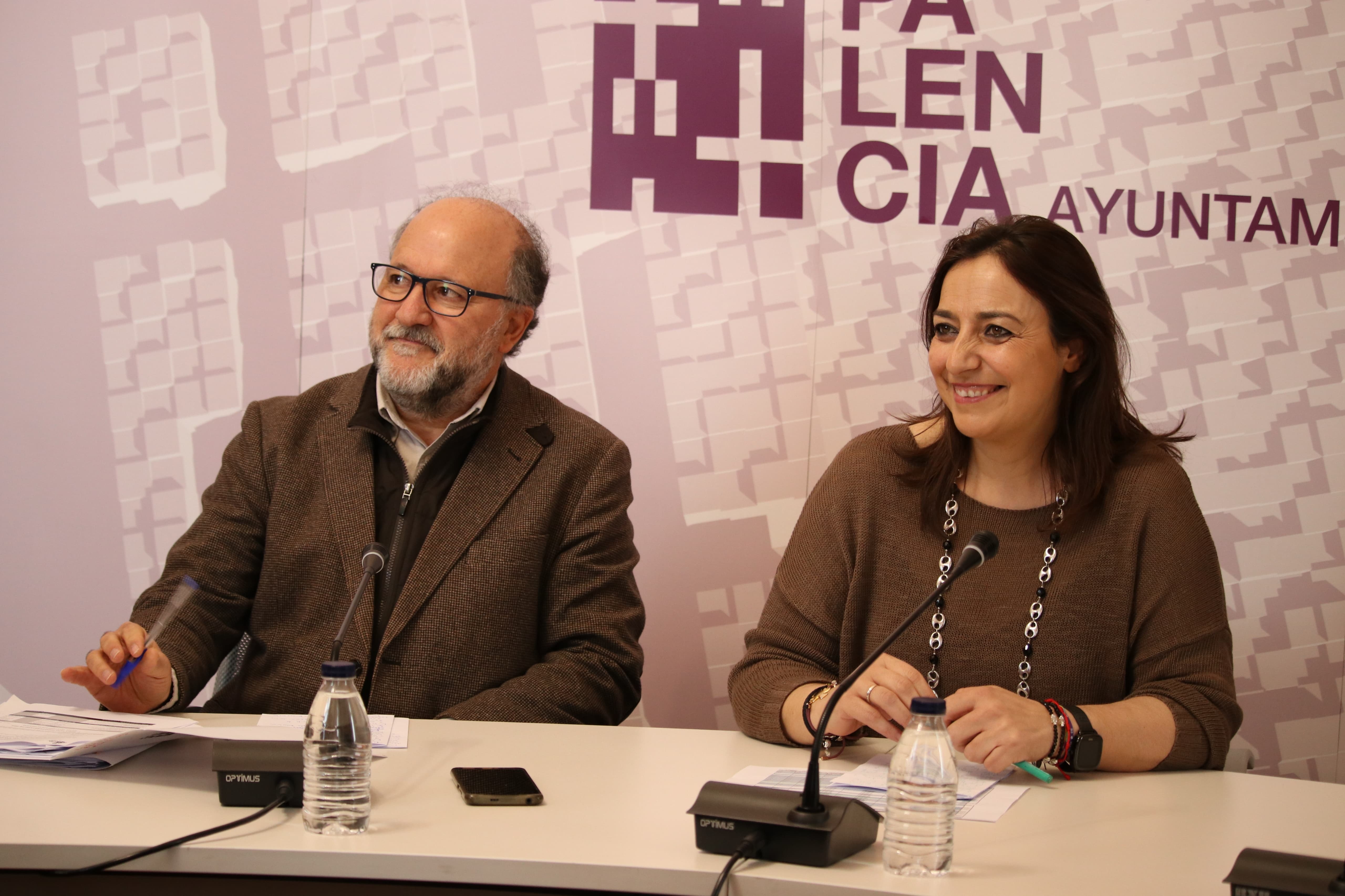 La alcaldesa y el concejal de Hacienda destacan la estabilidad financiera lograda y apuestan por inversiones sostenibles para impulsar la ciudad.