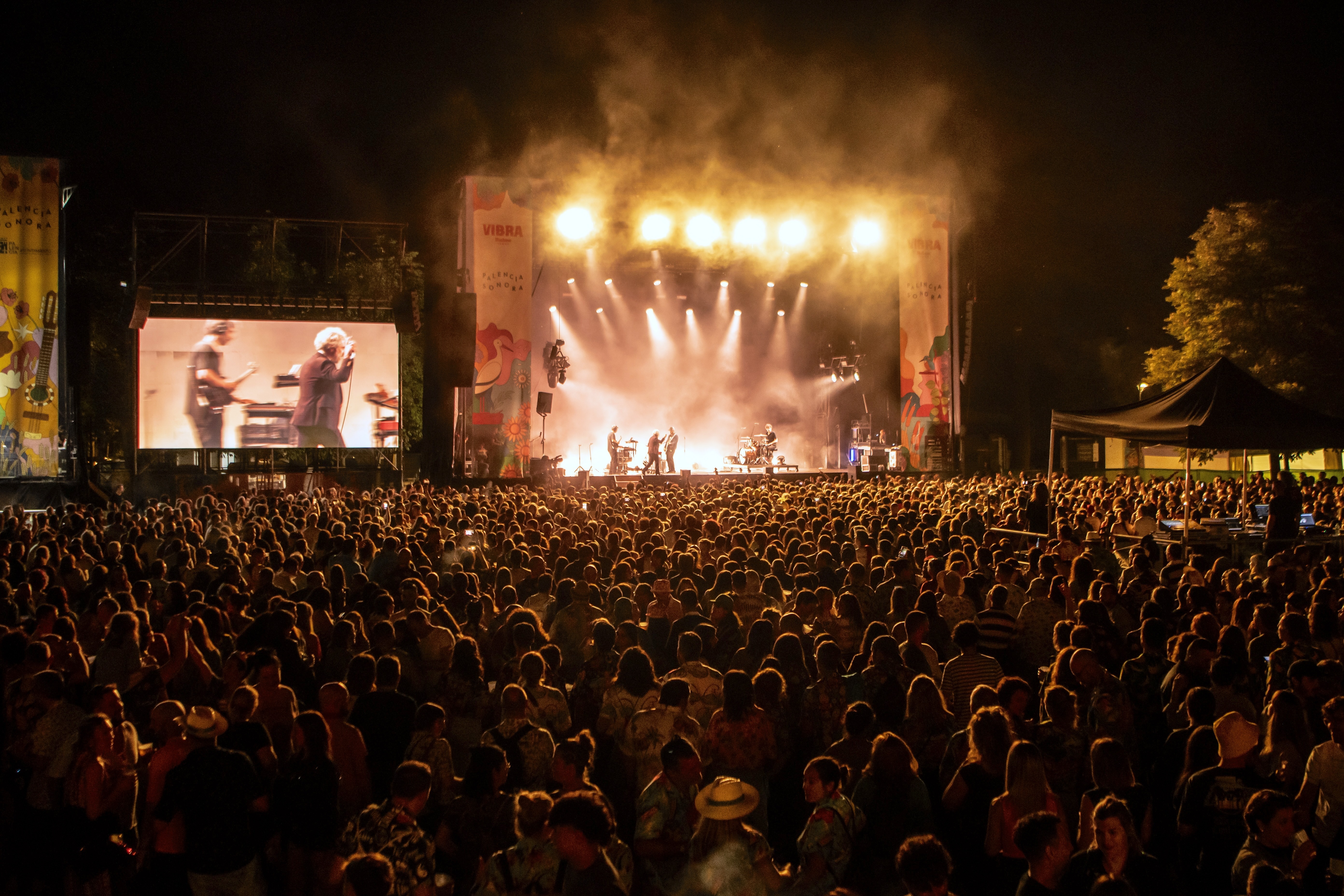 La organización de la cita musical ha mostrado su satisfacción por el apoyo del público y la calidad de las propuestas programadas y ha querido destacar la complicidad de las instituciones y otros colectivos para convertir el festival en "un evento que transforma la ciudad y que supone un importante estímulo para la cultura, el turismo y la economía de la capital".