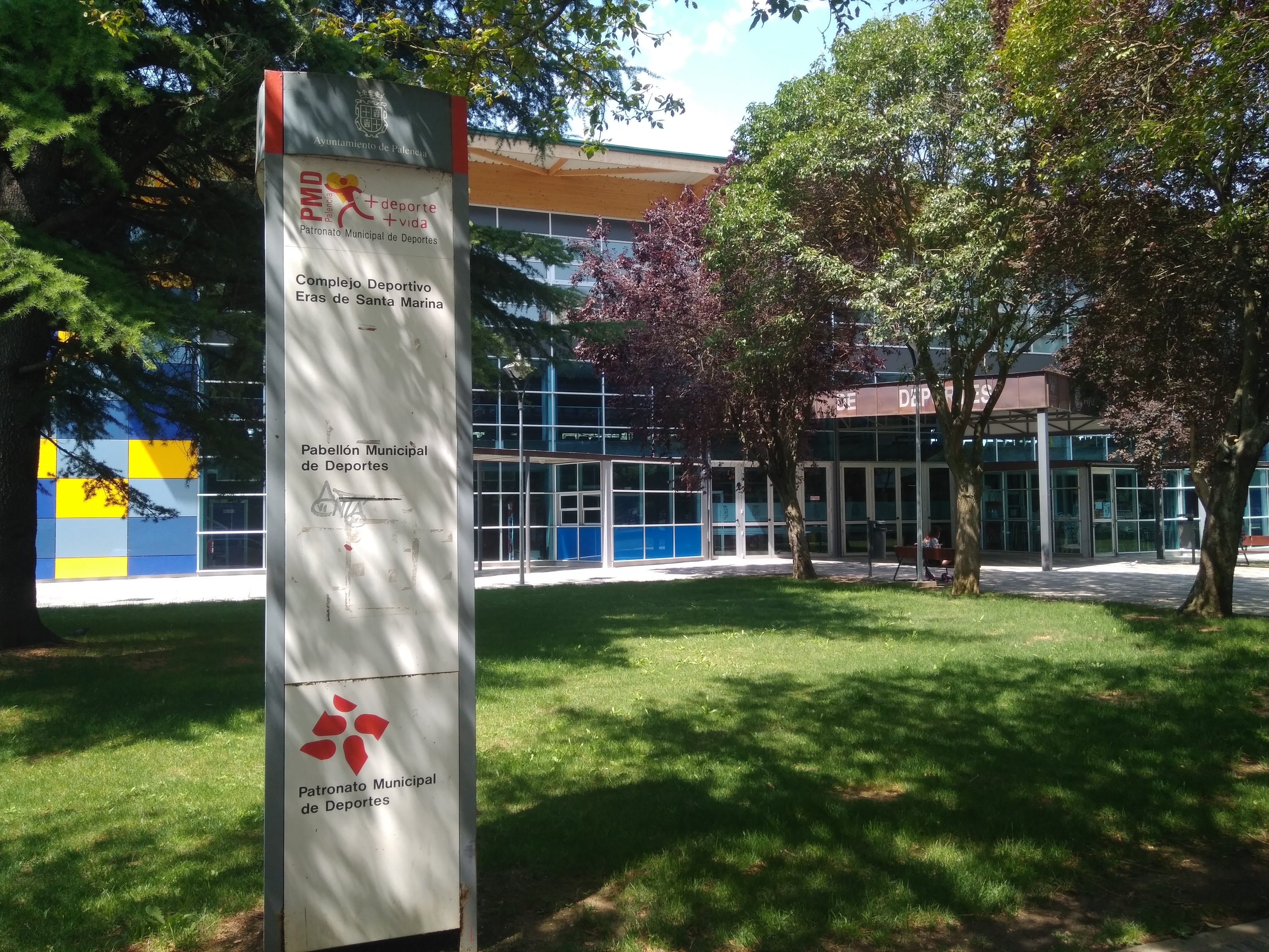 El PMD aprueba la resolución de la convocatoria de subvenciones 2025 y refuerza además su apoyo con dos convenios estratégicos: uno con el Club Internacional de la Amistad, para facilitar al Palencia Rugby Club el uso de sus campos, y otro con el Palencia Baloncesto Súper Agropal, que ve incrementada su dotación en 16.000 euros respecto a la temporada 22/23 LEB ORO.