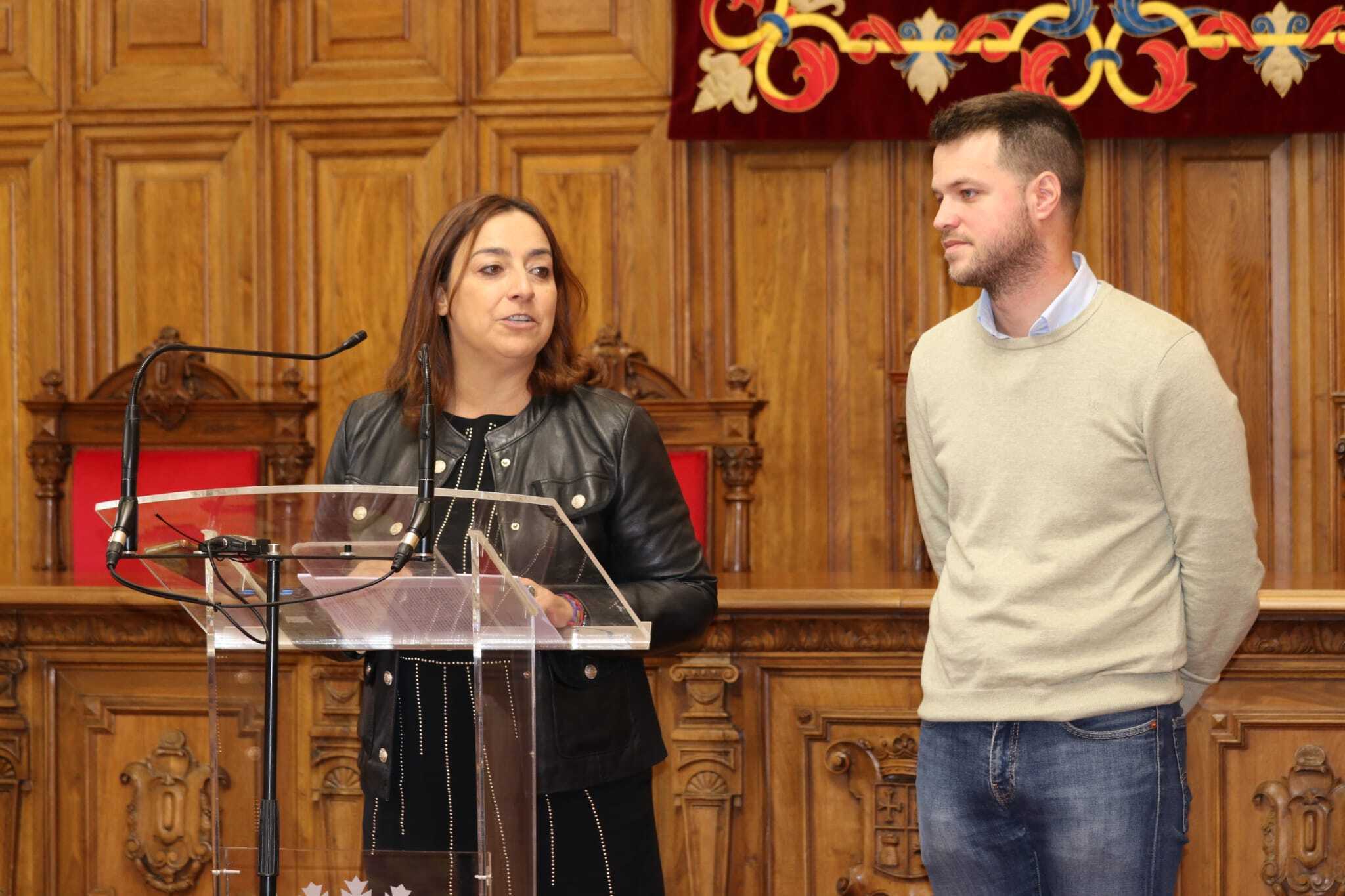 Un momento de la rueda de prensa ofrecida en el salón de plenos de la Casa Consistorial. 