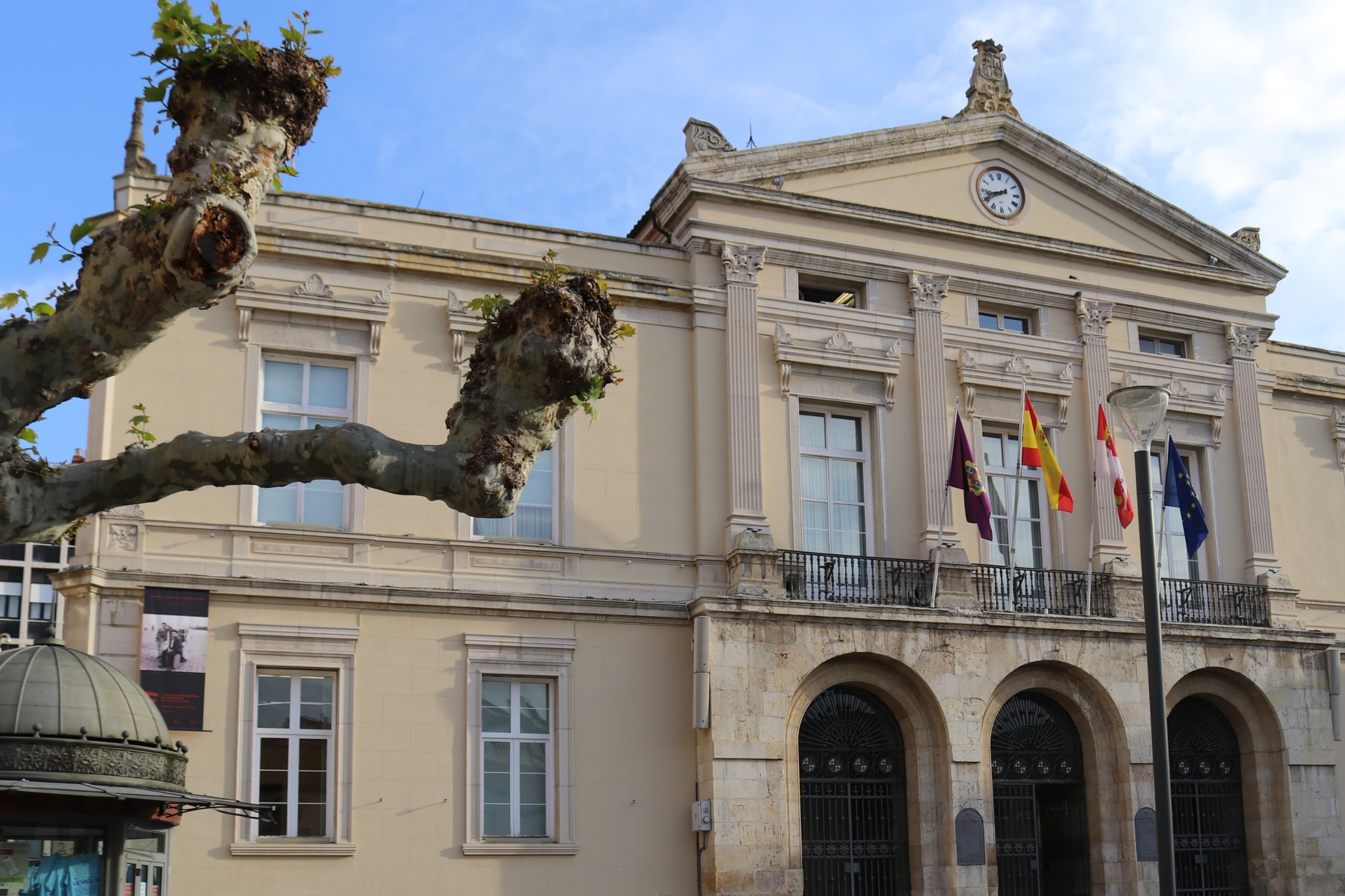 La ordenanza es clara: “con carácter general, queda prohibido, en todo el término municipal, explosionar petardos”. La sanción puede alcanzar los 600 euros.
