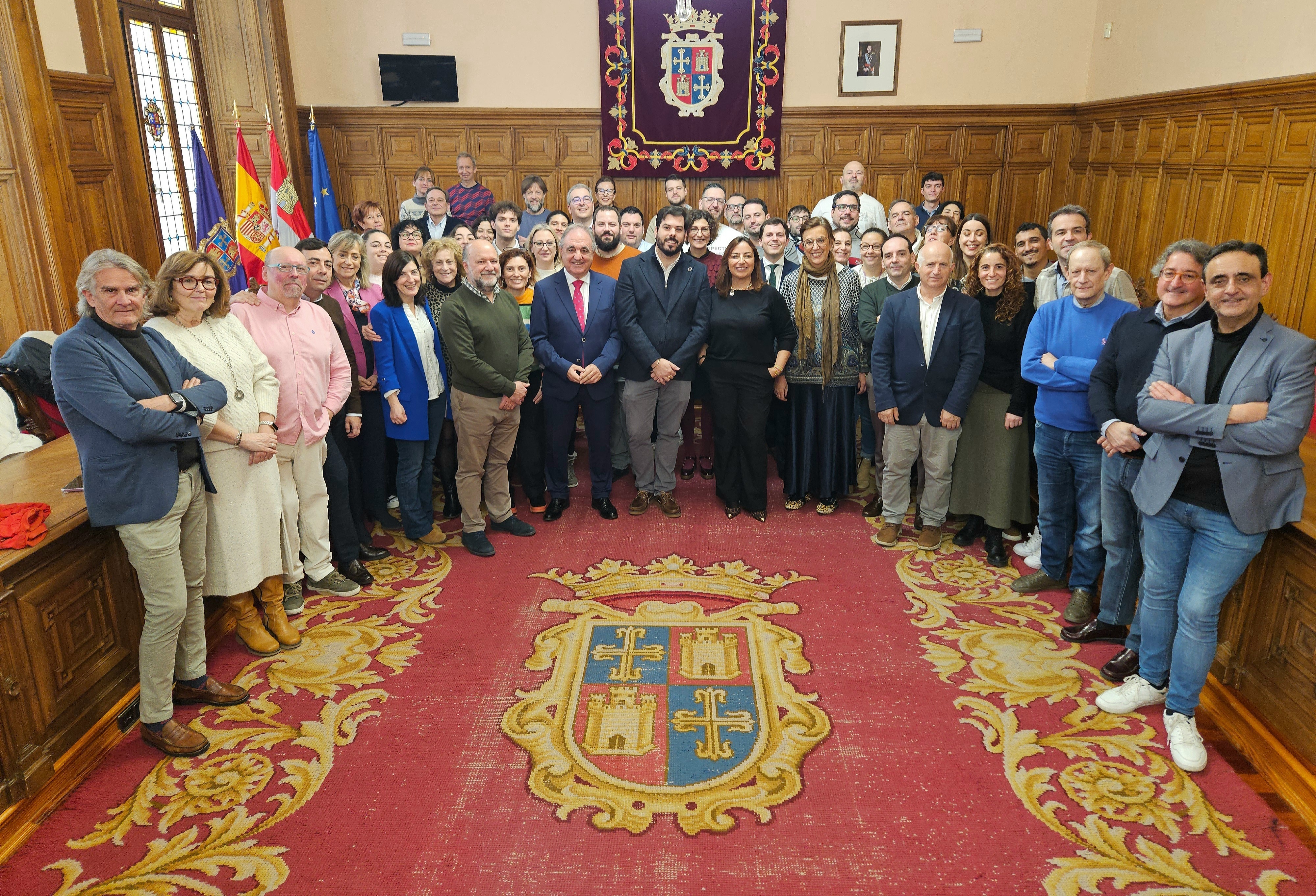 Foto de familia con los medios de comunicación palentinos.