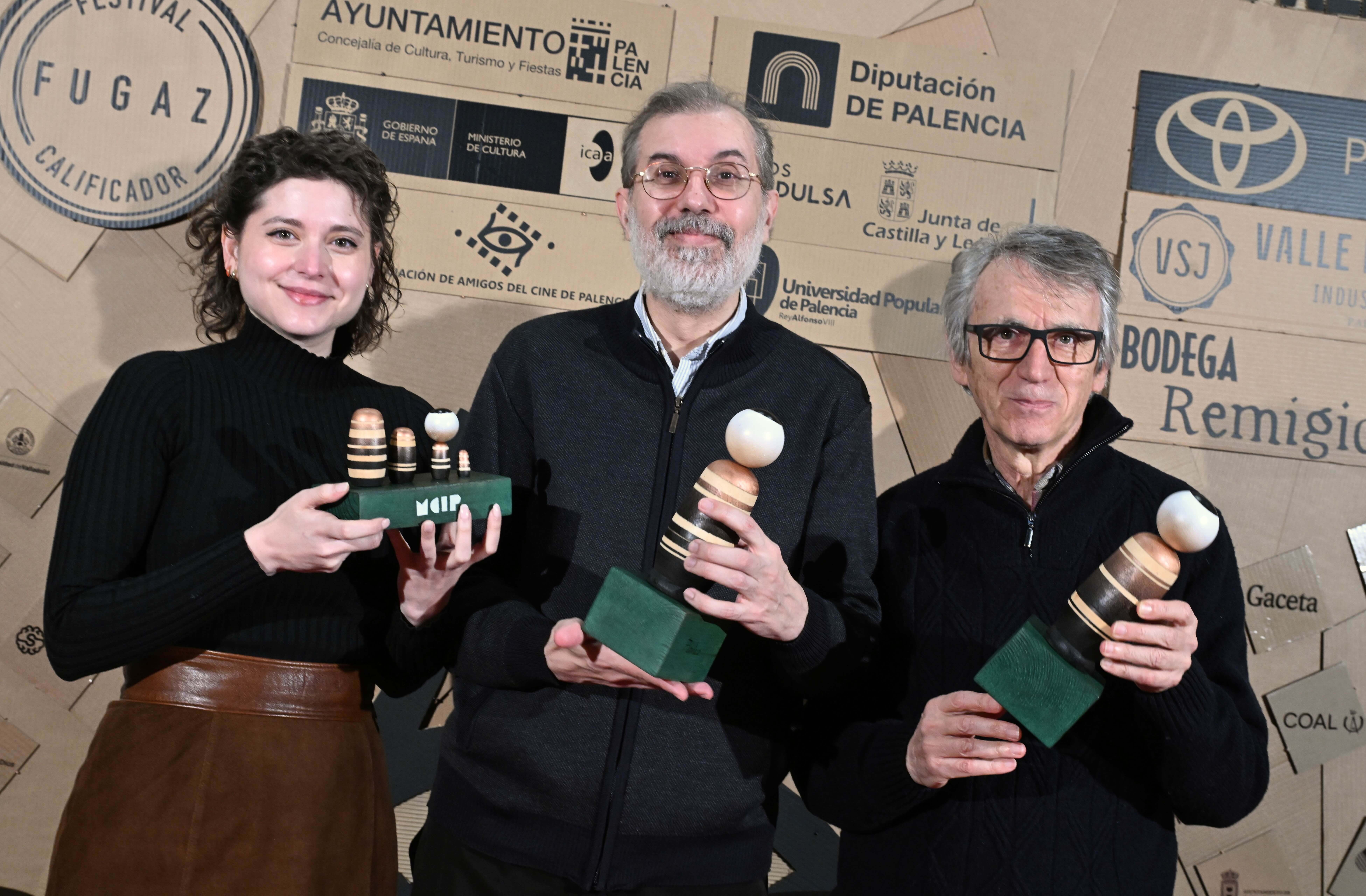 El Premio a la Mejor Dirección ha recaído en el realizador Néstor López por ‘Polígono X’ mientras que Pablo Menárguez ha sido reconocido con el Premio al Mejor Guion por ‘Una vocal’ y Lidia Casanova se ha llevado el Premio a la Mejor Interpretación por su papel en ‘Cremada’.