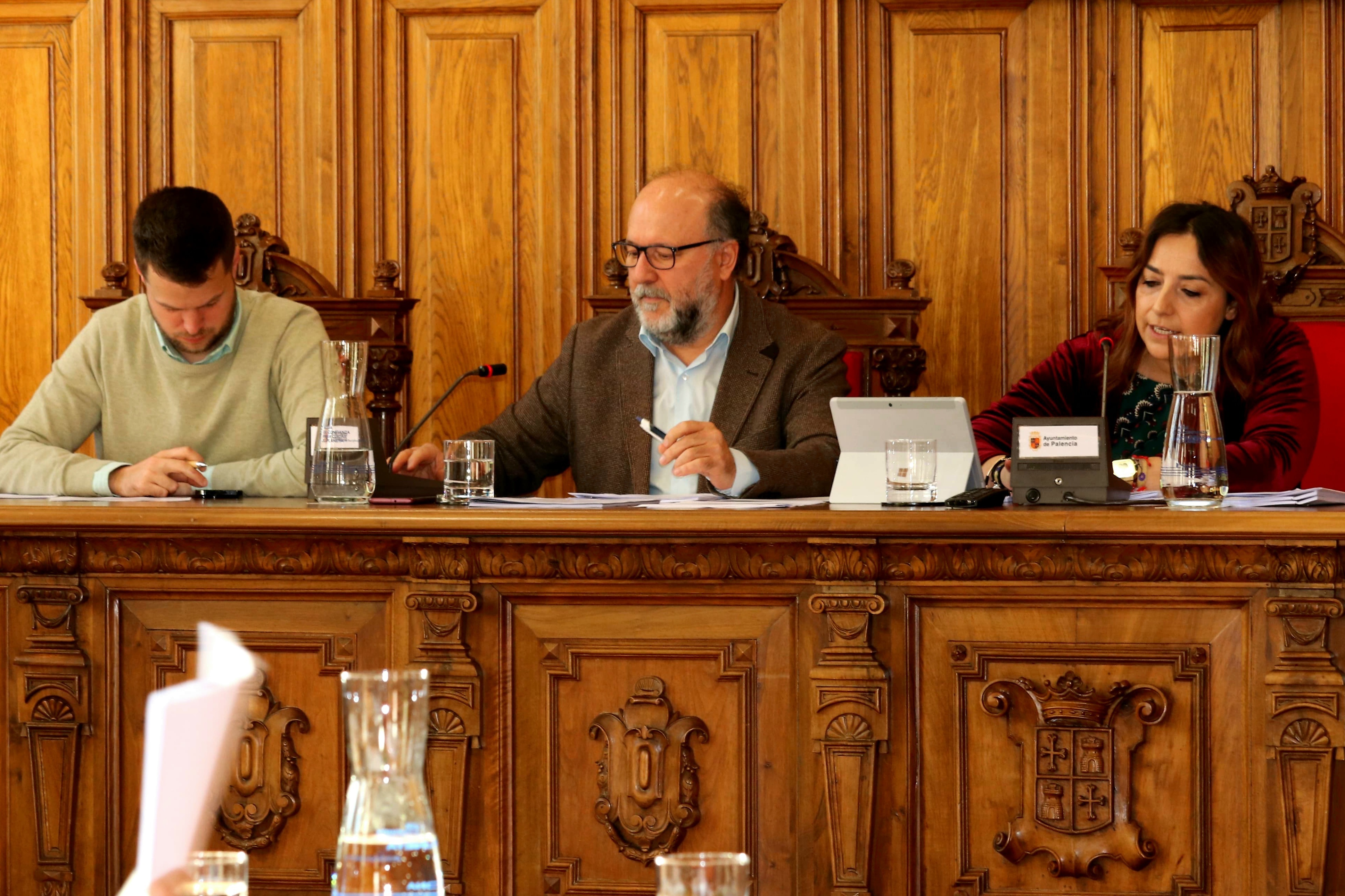 Además, por unanimidad la denominación de una de las salas de lectura de la biblioteca del Lecrác como "Sala de Marcelino García Velasco".
