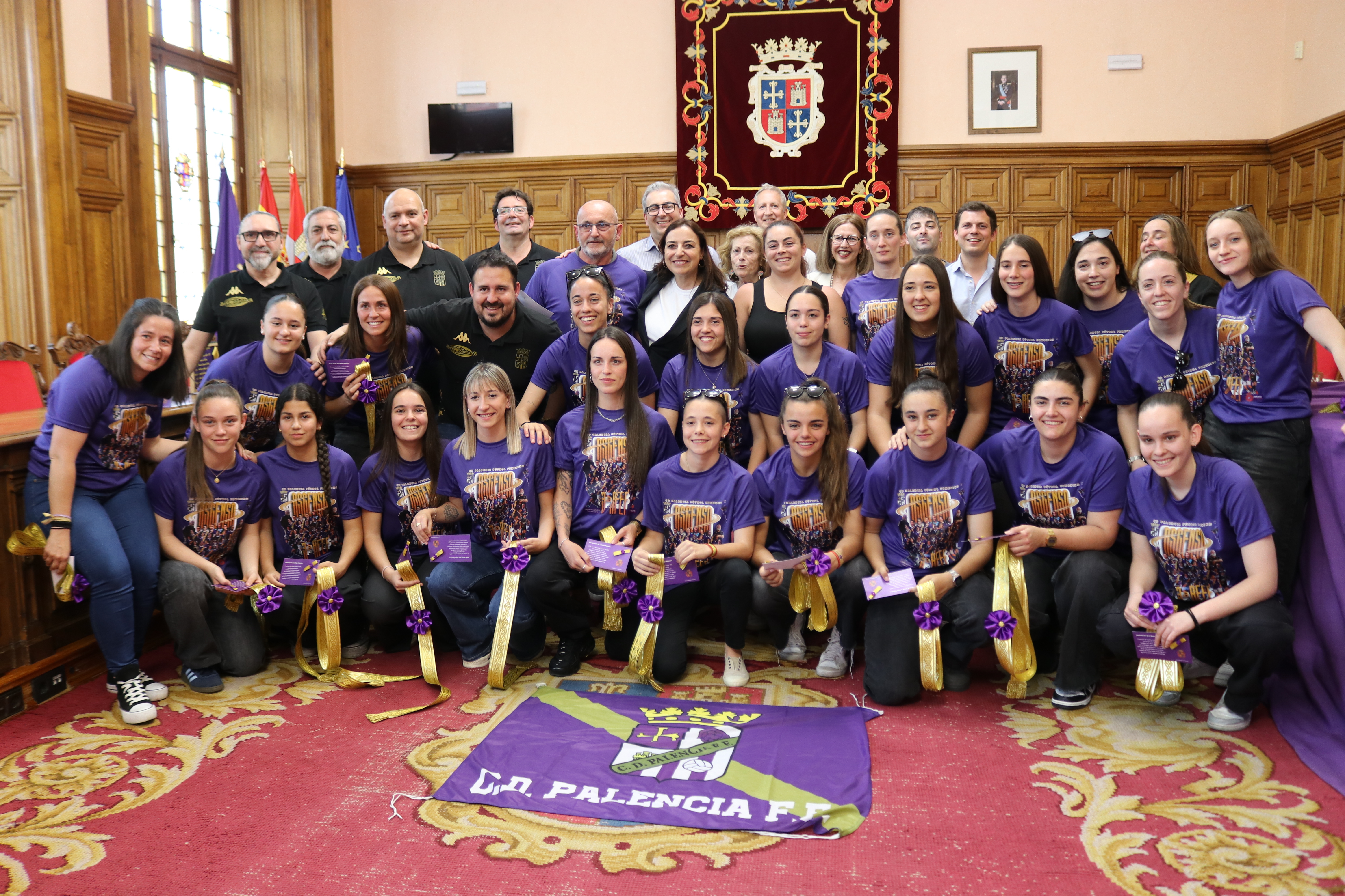 La alcaldesa ha destacado el papel del club como referente y embajador de la marca Palencia.