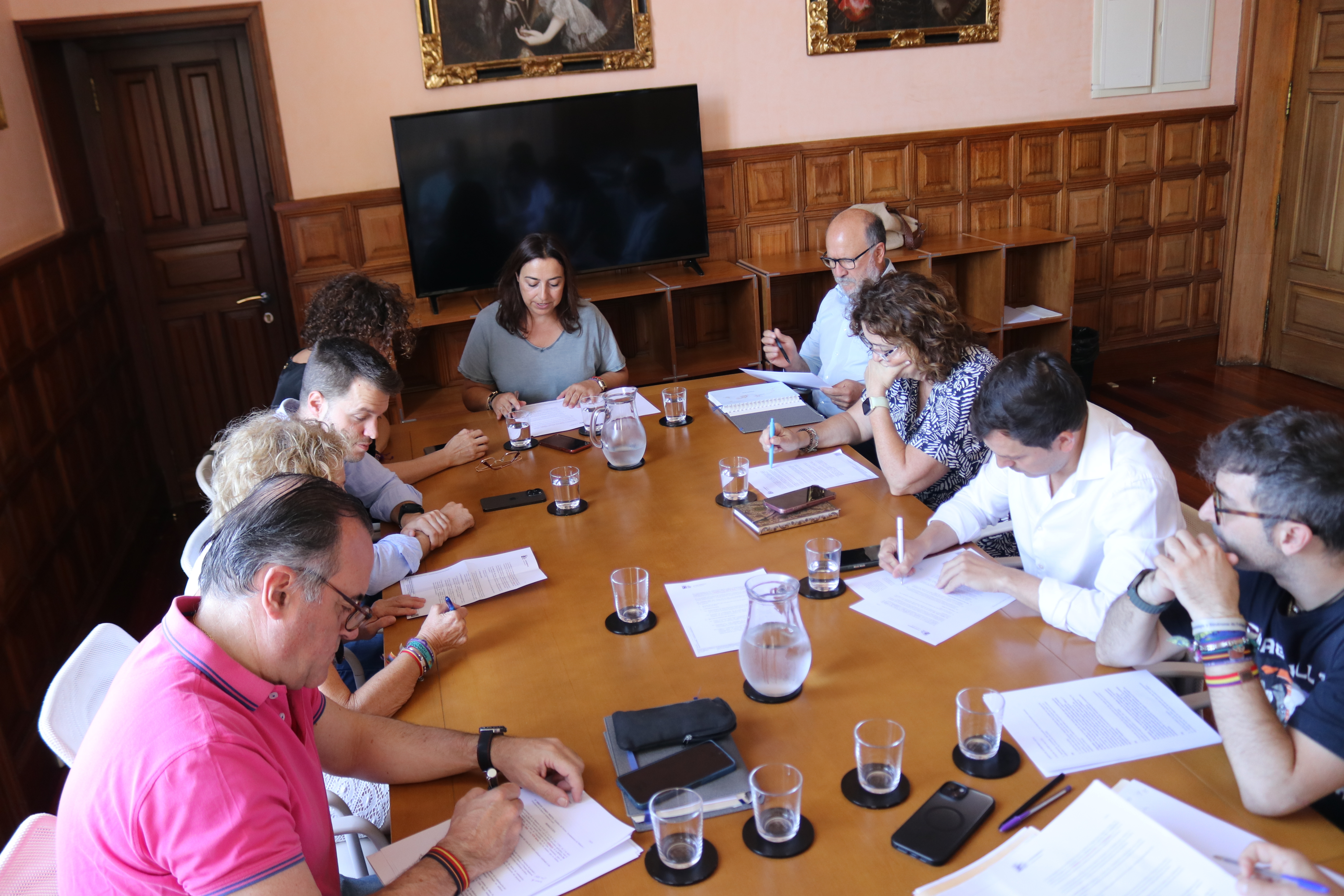 Los servicios técnicos y jurídicos del Ayuntamiento elaborarán la documentación necesaria para la tramitación de un nuevo expediente.