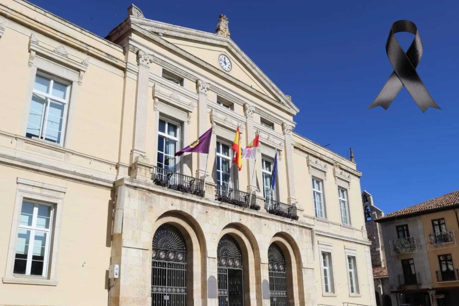 La concentración tendrá lugar hoy, 28 de octubre, a las 20:00 horas, a las puertas del consistorio capitalino en un acto de recuerdo, respeto y solidaridad con las personas fallecidas, los heridos y sus familias.
