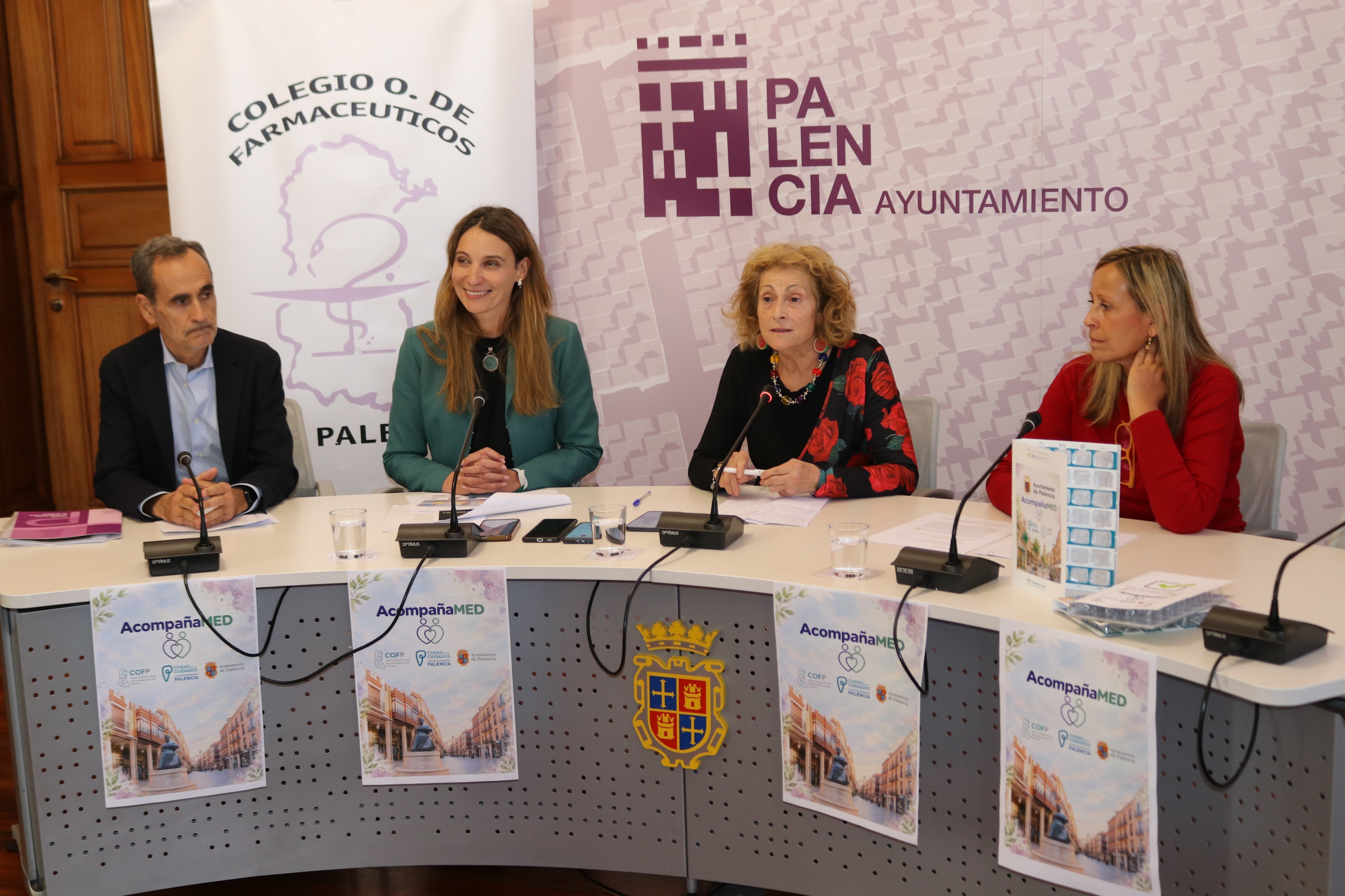 El convenio, que cuenta con una aportación municipal de 15.400 euros, establece una colaboración entre el Ayuntamiento y el Colegio Oficial de Farmacéuticos de Palencia, para identificar personas en riesgo desde la farmacia comunitaria