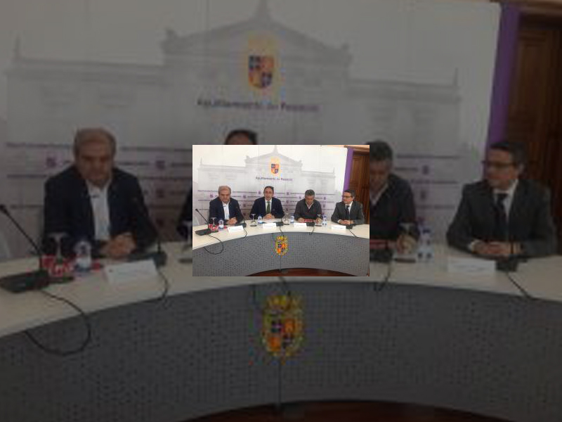 Imagen Firma del convenio de los convenios colaborativos con el C. Atlético y Maristas