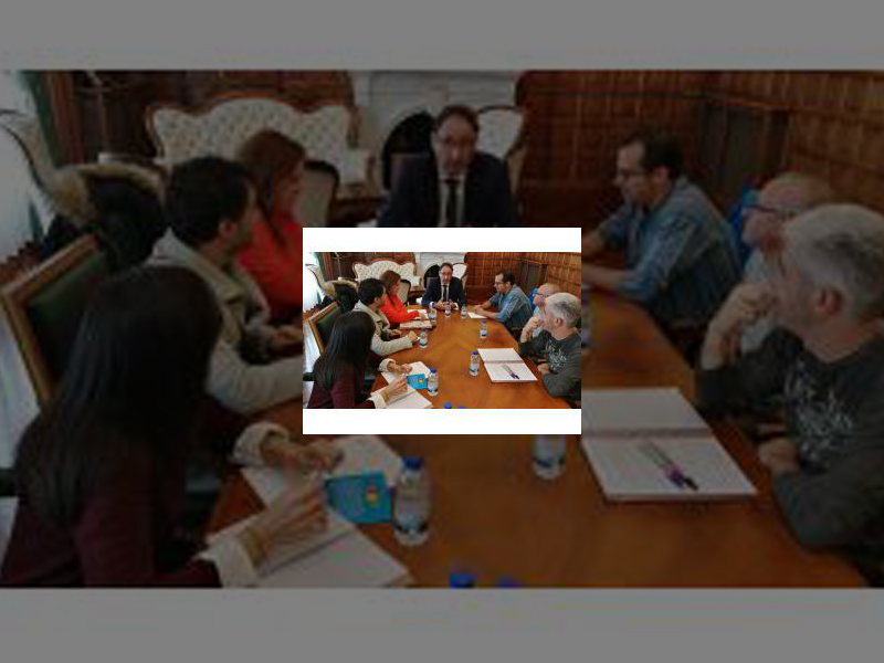 Imagen Alcalde y directiva de la Asociación de Vecinos de El Cristo han hecho repaso por las principales necesidades del barrio de cara a su inclusión en el presupuesto de 2019