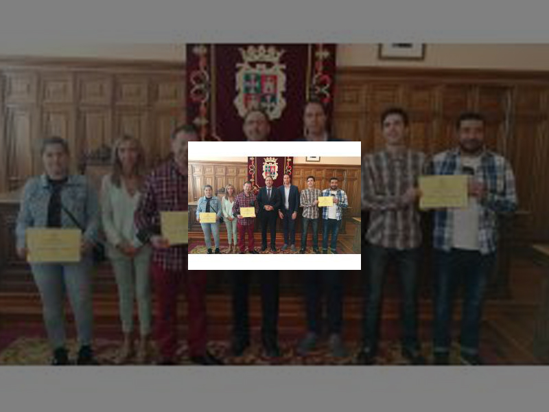 Imagen El Alcalde hace entrega de los premios del V Concurso &#039;Palencia con P&#039; destacando el elevado nivel de todos los participantes en esta edición y animándoles a seguir participando en el futuro