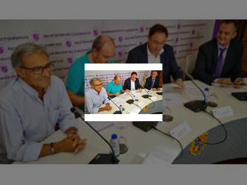 Imagen El Ayuntamiento aporta casi 130.000 euros a la UPP para la realización de los cursos formativos de los Centros Sociales Municipales y las Aulas de Mayores en las que participan 4.500 palentinos