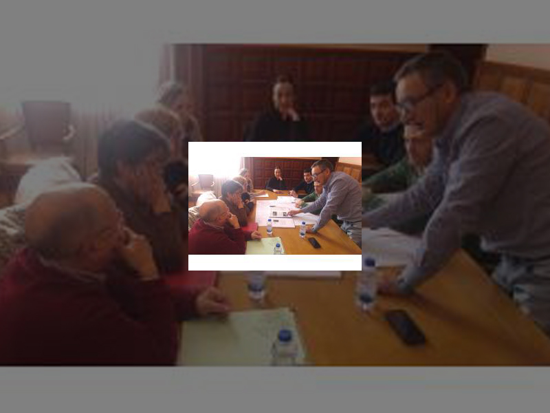 Imagen Concejal de Urbanismo y equipo redactor de la modificación puntual del PGOU para Pan y Guindas explican de nuevo los detalles del proyecto a la presidenta de la asociación de vecinos