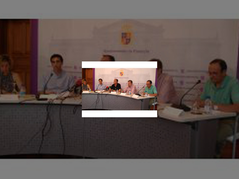 Imagen La prevención y tratamiento de drogodependencias y la ayuda a los enfermos de Párkinson y sus familiares se establecen como destino de los 26.550 euros suscritos mediante convenios en la mañana de hoy