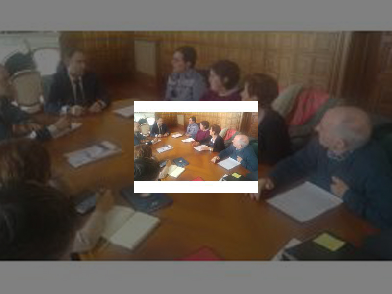 Imagen El Alcalde compromete al presidente de la Asociación de Vecinos de Allende el Río mejorar la iluminación y seguridad de la circulación