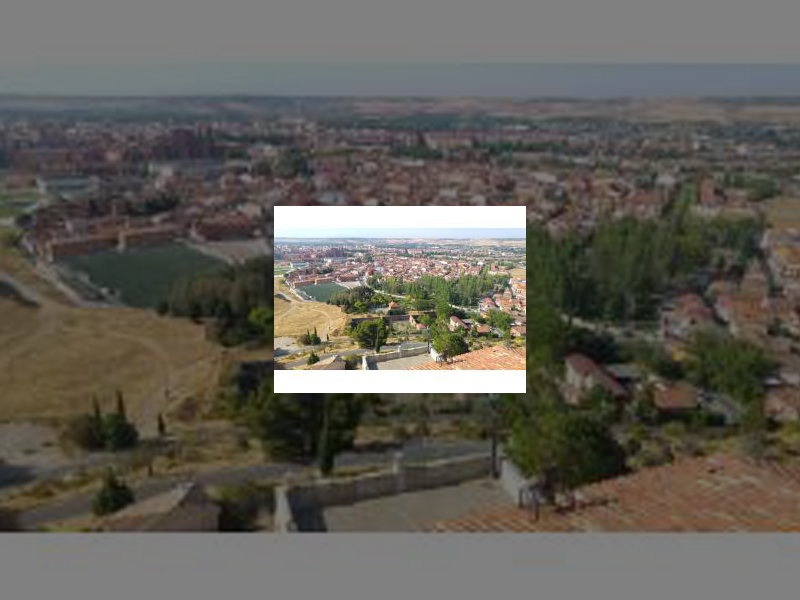 Imagen Palentinos y visitantes podrán disfrutar de las vistas de la ciudad desde los pies del Cristo del Otero gracias a la instalación de una plataforma temporal