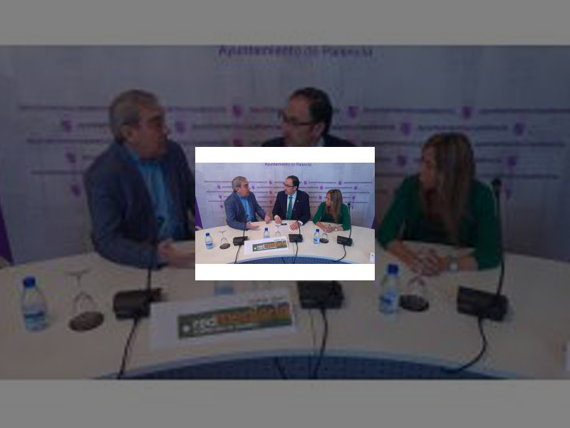 Imagen El Alcalde recibe el cheque por el valor del busto de Victorio Macho que aún queda por recuperar tras el robo en Roma de manos de la aseguradora 