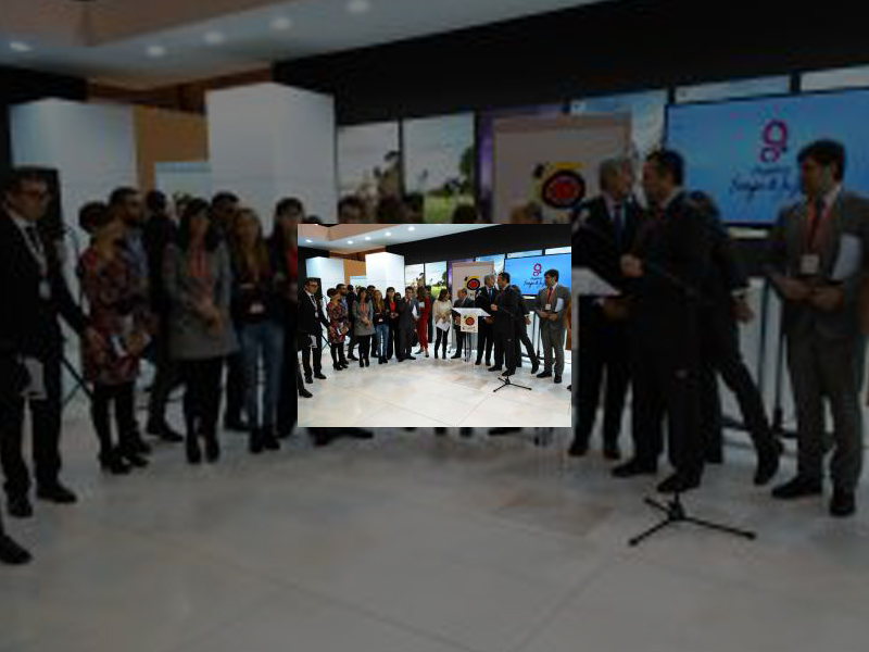 Imagen La directora de Turespaña y la nueva presidenta de Huellas de Teresa, la Alcaldesa de Medina del Campo, presentaron su planificación para 2016 en FITUR