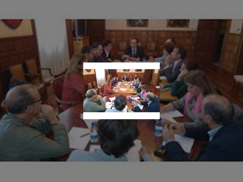 Imagen Equipo de Gobierno, partidos de la oposición, patronal, sindicatos y universidad constituyeron hoy la Mesa Local por el Empleo