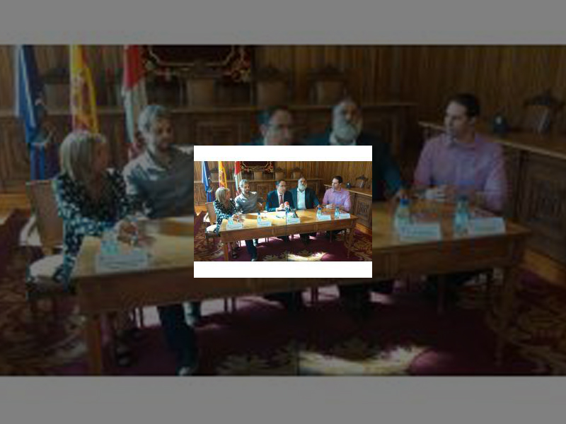 Imagen Sara Bayón, Daniel Landa y Javier Pérez Andrés serán los pregoneros popular, literario y Palentino Ausente de San Antolín 2015