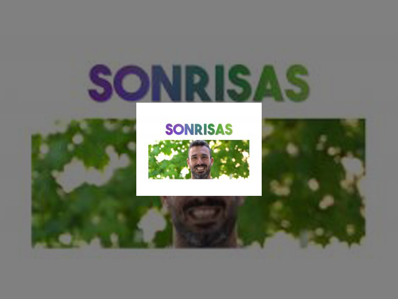 Imagen Las sonrisas de los palentinos iluminan San Antolín 2021 a través de una pantalla gigante ubicada en el Parque del Salón