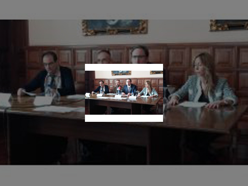 Imagen Los alumnos de la Escuela de Artes Mariano Timón diseñarán el premio que se entregará a los ganadores del Festival de Teatro Ciudad de Palencia