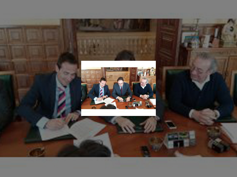 Imagen ​El Alcalde firmó la nuevas condiciones del crédito vigente por valor de 3 millones de euros con Banco CEISS