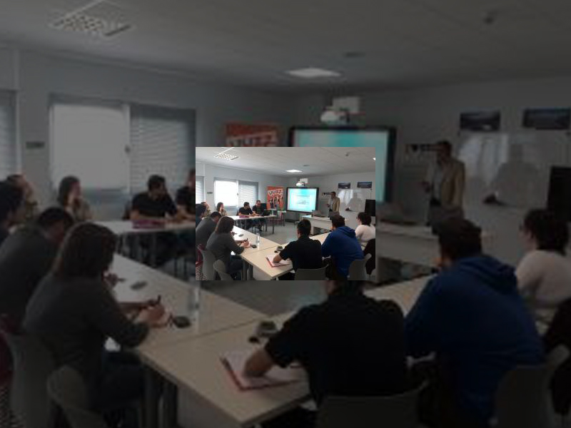 Imagen La Asociación de Jóvenes Empresarios asesora a los integrantes del Programa Yuzz en gestión de trámites con la administración