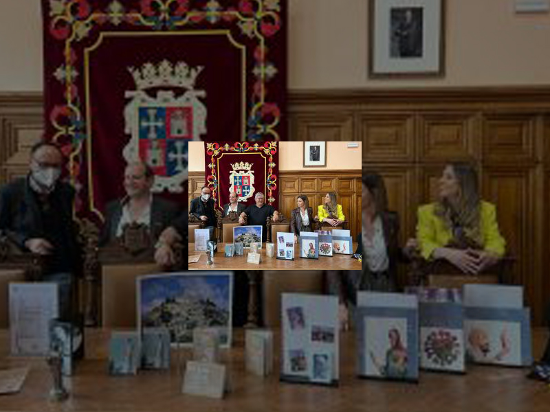 Imagen A la venta en los centros turísticos municipales la nueva línea de merchandising impulsada por el Ayuntamiento y diseñada por artistas palentinos