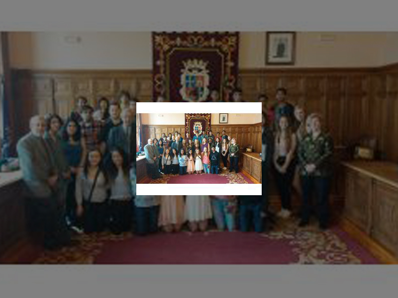 Imagen Un grupo de estudiantes de Nueva Jersey de intercambio en el Jorge Manrique visitó el Ayuntamiento