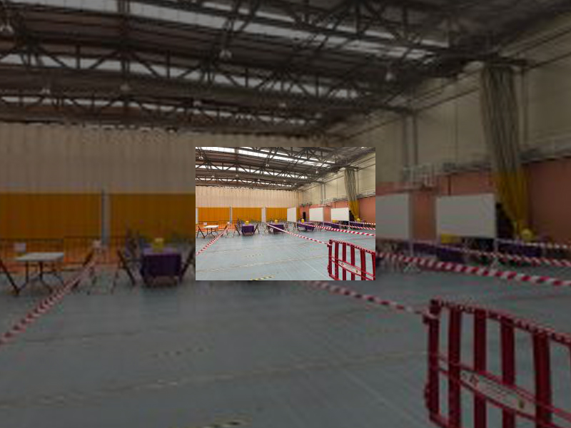 Imagen La Consejería de Sanidad traslada el punto de vacunación masiva desde el Centro de Salud de La Puebla al Pabellón Municipal de Campos Góticos a partir del 8 de abril