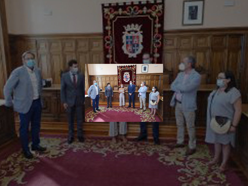 Imagen La árbitro palentina Marta Huerta de Aza fue recibida en el Ayuntamiento con motivo de su inclusión en el grupo élite del arbitraje femenino continental