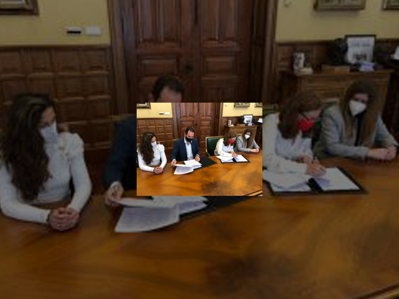 Imagen Ayuntamiento y Cruz Roja renuevan sendos convenios de colaboración valorados en más de 100.000 euros para la mejora de la calidad de vida de las personas mayores y en riesgo de exclusión