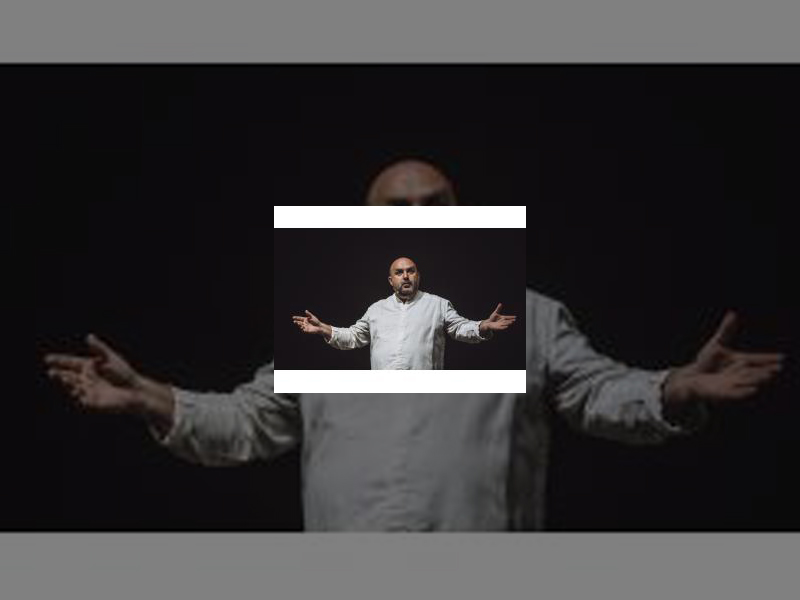 Imagen El humor y el sarcasmo de Félix Albo levantan el telón del XL Festival de Teatro ‘Ciudad de Palencia&#039; en el Bar  Universonoro