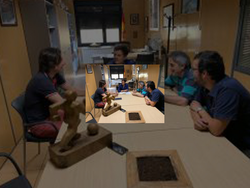 Imagen El concejal de Deportes confirma a la Peña Castilla que mantendrá la subvención en las mismas condiciones que hasta ahora y estudiará su petición de trasladarse del complejo de Pan y Guindas al de Sergio Asenjo