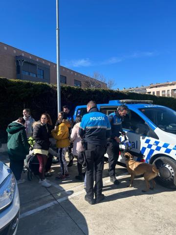 Visita Agentes Tutores y Unidad Canina Centro Carrechiquilla